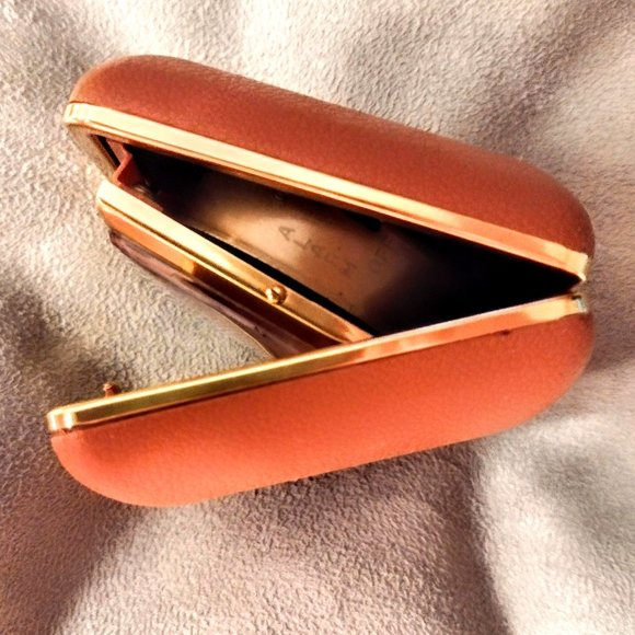 Vintage SETH THOMAS Travel Alarm Clock in Case ~ Manual Key Wind ~ Tested-Works! - Picture 10 of 12